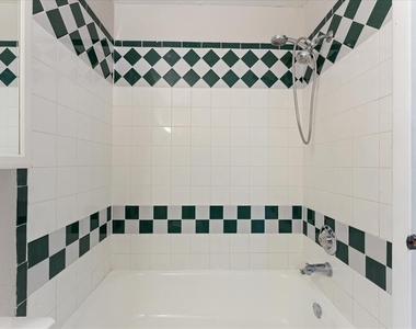 6345 Newtown Circle - Photo Thumbnail 17