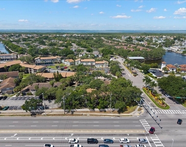 6345 Newtown Circle - Photo Thumbnail 34