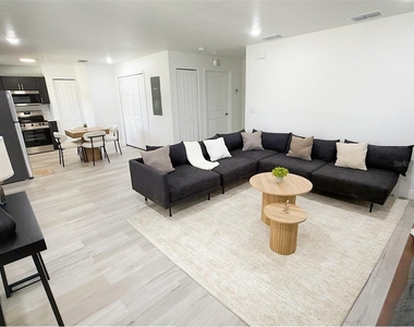 2201 Conway Drive - Photo Thumbnail 2