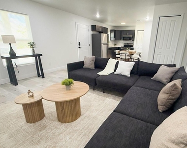 2201 Conway Drive - Photo Thumbnail 3