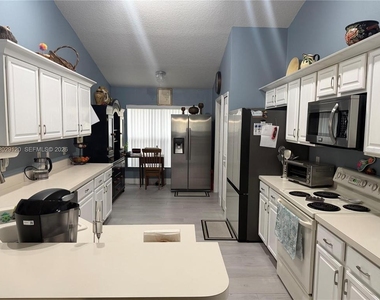 3127 Heritage Parkway - Photo Thumbnail 13