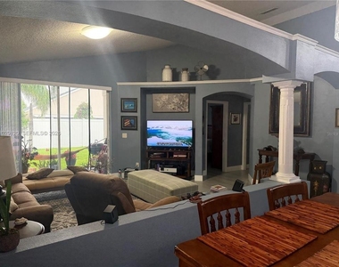 3127 Heritage Parkway - Photo Thumbnail 4