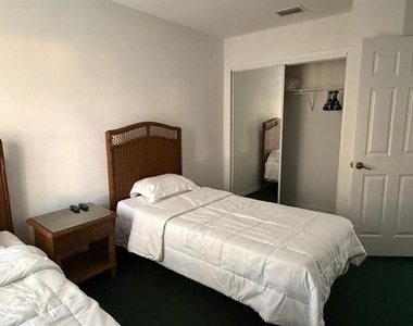 2714 Club Cortile Circle - Photo Thumbnail 10