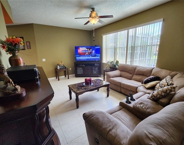 2503 Buttercup Court - Photo Thumbnail 6
