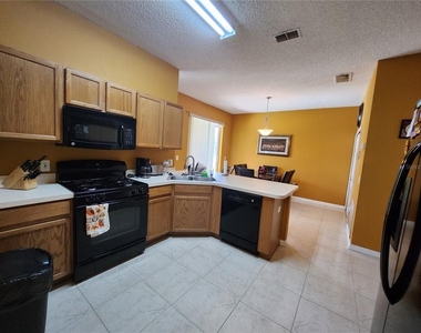 2503 Buttercup Court - Photo Thumbnail 7