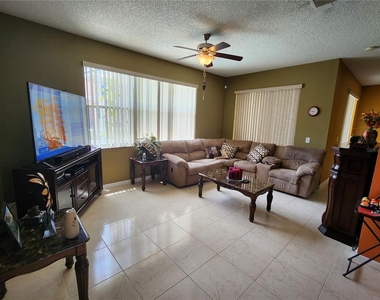 2503 Buttercup Court - Photo Thumbnail 5