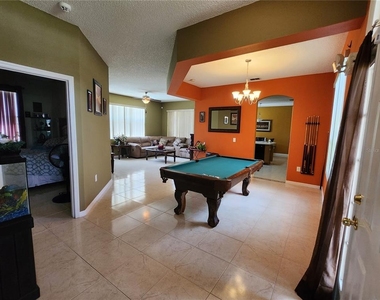 2503 Buttercup Court - Photo Thumbnail 4