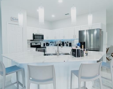 1014 Corvina Drive - Photo Thumbnail 4