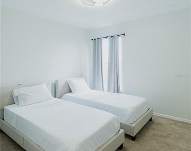 1014 Corvina Drive - Photo Thumbnail 25