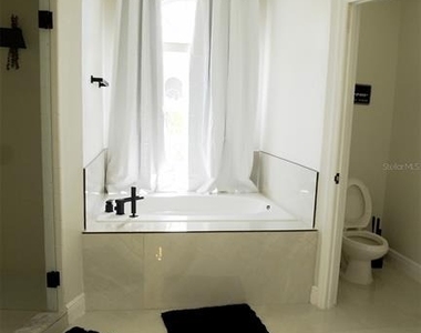 1014 Corvina Drive - Photo Thumbnail 16