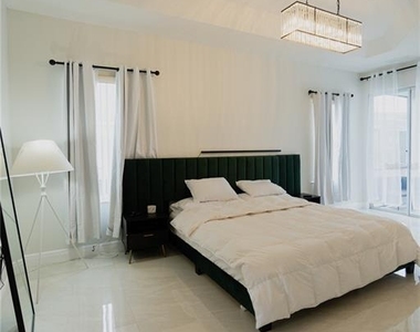1014 Corvina Drive - Photo Thumbnail 10