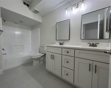 12020 Villanova Drive - Photo Thumbnail 11