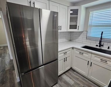 4843 Camphor Avenue - Photo Thumbnail 2