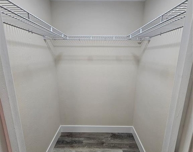 4843 Camphor Avenue - Photo Thumbnail 11