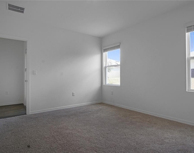 5714 Somerset Drive - Photo Thumbnail 11