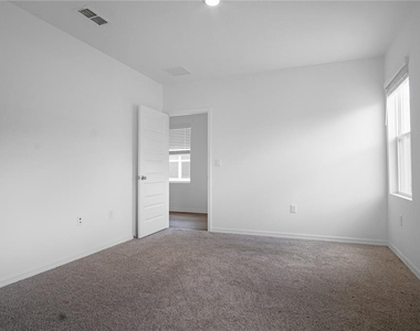 5714 Somerset Drive - Photo Thumbnail 9
