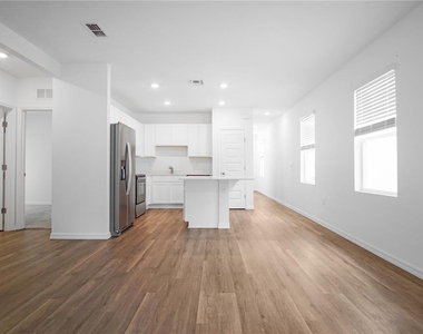 5714 Somerset Drive - Photo Thumbnail 6
