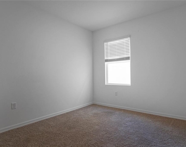 5714 Somerset Drive - Photo Thumbnail 14