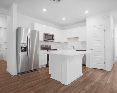 5714 Somerset Drive - Photo Thumbnail 2