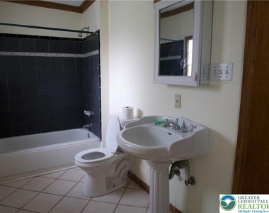1020 Ferry Street - Photo Thumbnail 13