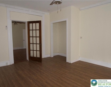 1020 Ferry Street - Photo Thumbnail 5