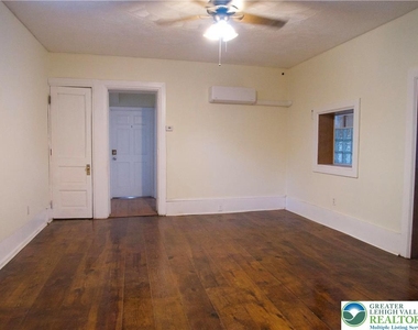 1020 Ferry Street - Photo Thumbnail 9