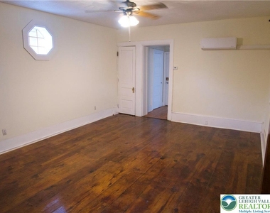 1020 Ferry Street - Photo Thumbnail 10