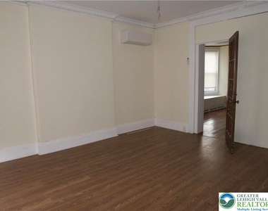 1020 Ferry Street - Photo Thumbnail 6
