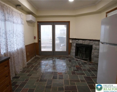 1020 Ferry Street - Photo Thumbnail 16