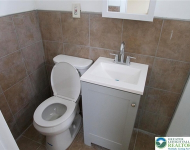 1020 Ferry Street - Photo Thumbnail 21