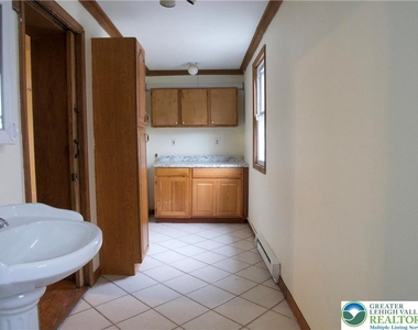 1020 Ferry Street - Photo Thumbnail 11