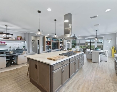 5672 Nw 40th Place - Photo Thumbnail 11