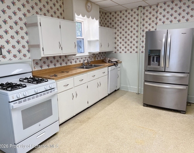 1707 Monroe Avenue - Photo Thumbnail 2