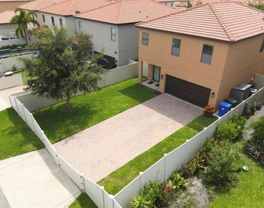 2022 Bent Grass Avenue - Photo Thumbnail 13