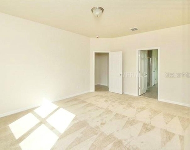 2103 Candlenut Circle - Photo Thumbnail 20