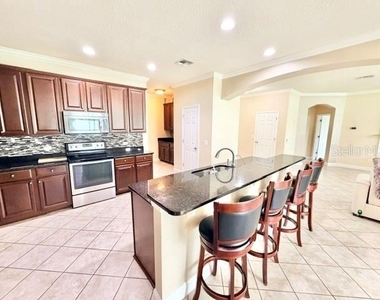 2103 Candlenut Circle - Photo Thumbnail 6