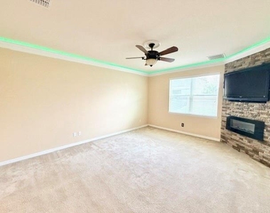 2103 Candlenut Circle - Photo Thumbnail 13