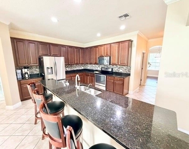 2103 Candlenut Circle - Photo Thumbnail 8