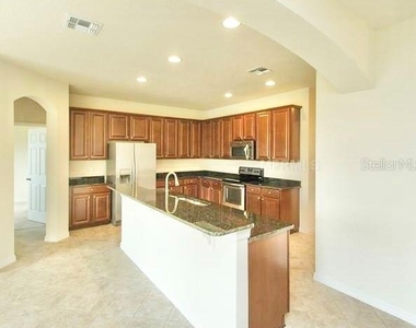 2103 Candlenut Circle - Photo Thumbnail 7