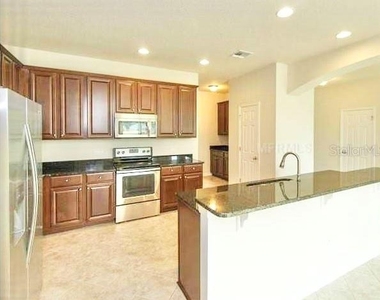2103 Candlenut Circle - Photo Thumbnail 8