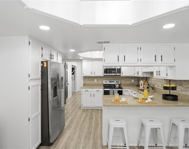 2540 Albany Drive - Photo Thumbnail 22