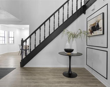 2540 Albany Drive - Photo Thumbnail 16