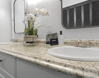 2540 Albany Drive - Photo Thumbnail 54