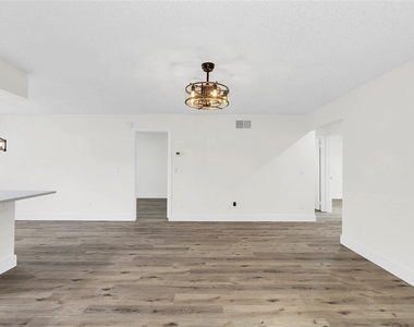 600 Casa Park Court M - Photo Thumbnail 3
