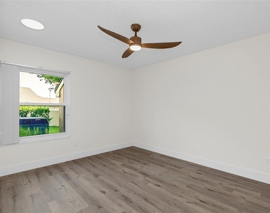 600 Casa Park Court M - Photo Thumbnail 12