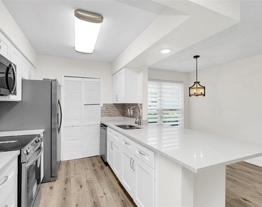 600 Casa Park Court M - Photo Thumbnail 6