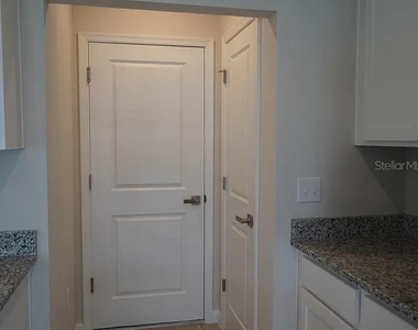 2748 Ginger Lane - Photo Thumbnail 24