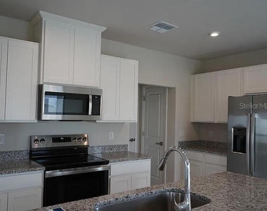 2748 Ginger Lane - Photo Thumbnail 11