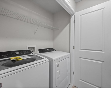 2737 Bright Bird Lane - Photo Thumbnail 6