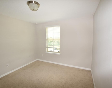 16097 Pebble Bluff Loop - Photo Thumbnail 19